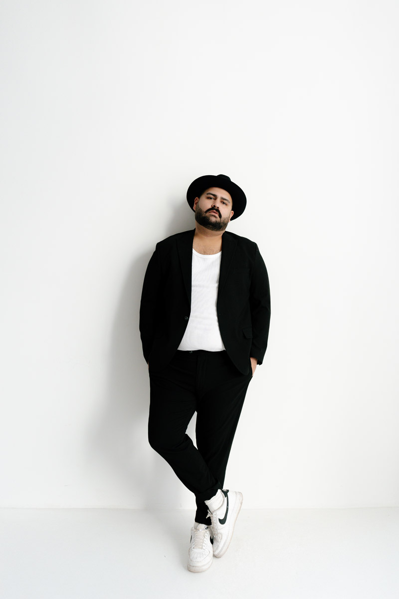 DJ SAM am Pioneer DJ-Pult